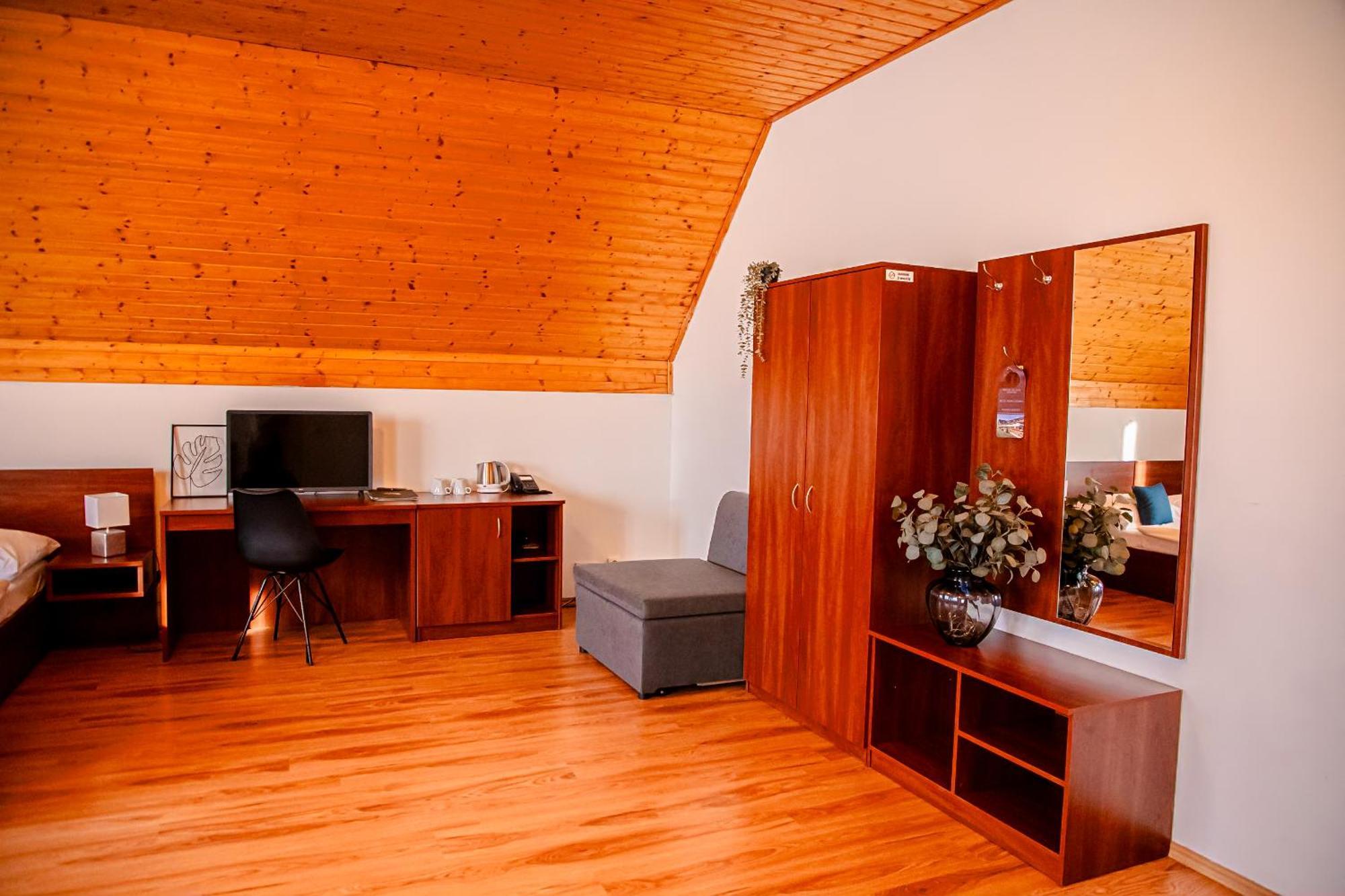 Hotel Rozalka เปซิโนค ภายนอก รูปภาพ