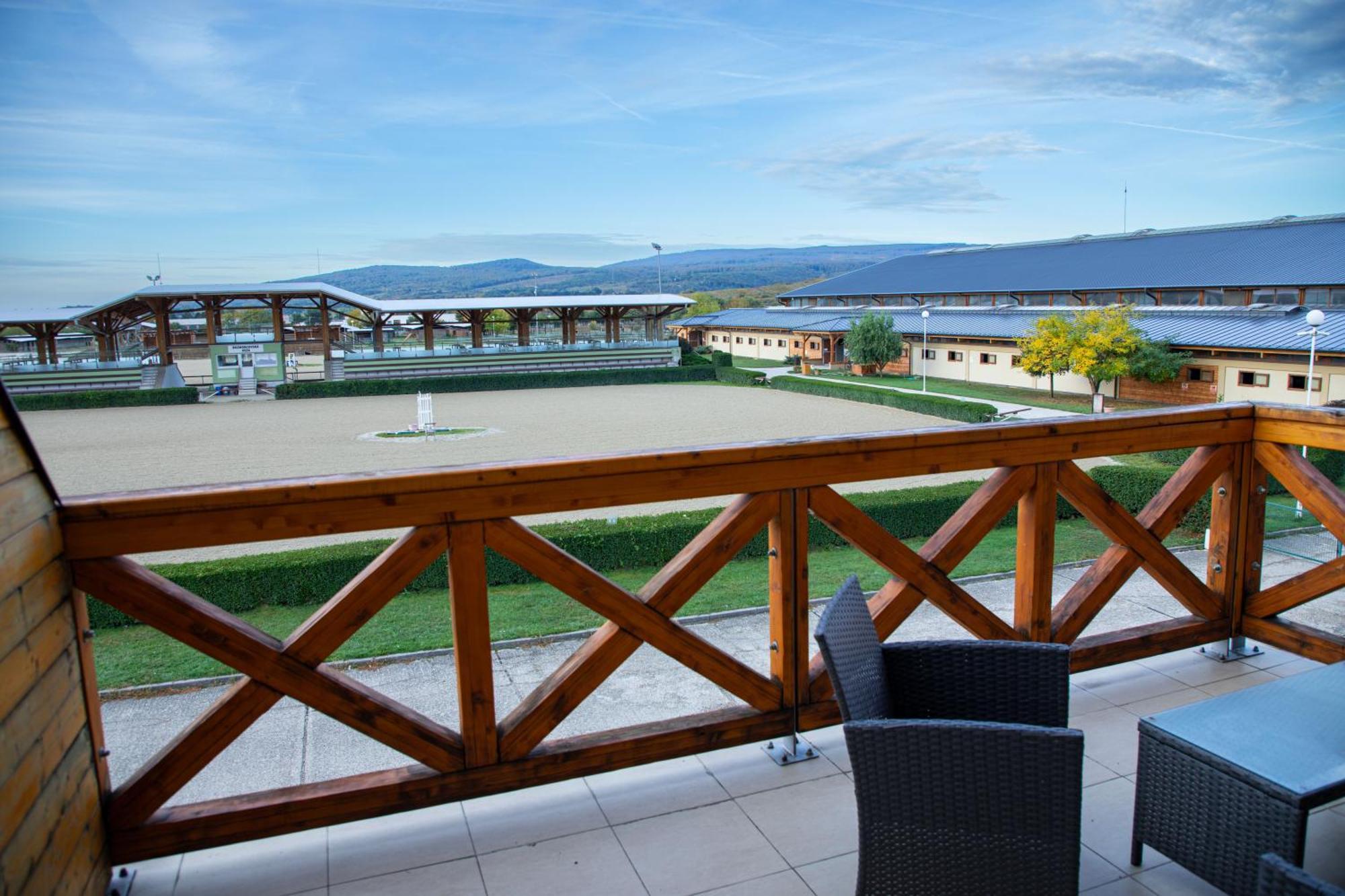 Hotel Rozalka เปซิโนค ภายนอก รูปภาพ