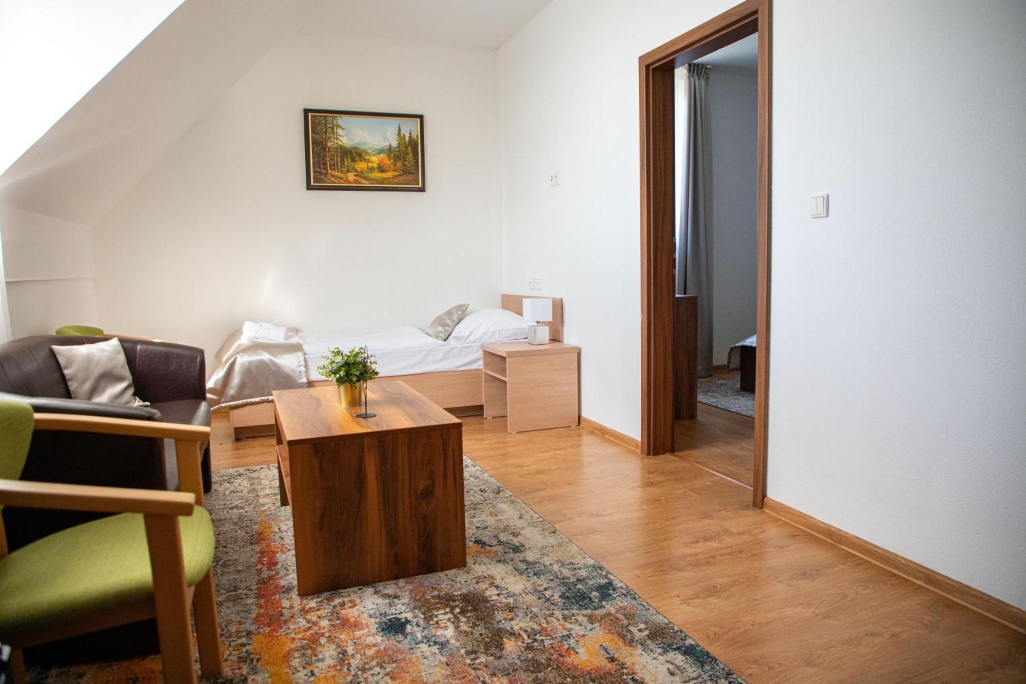 Hotel Rozalka เปซิโนค ภายนอก รูปภาพ