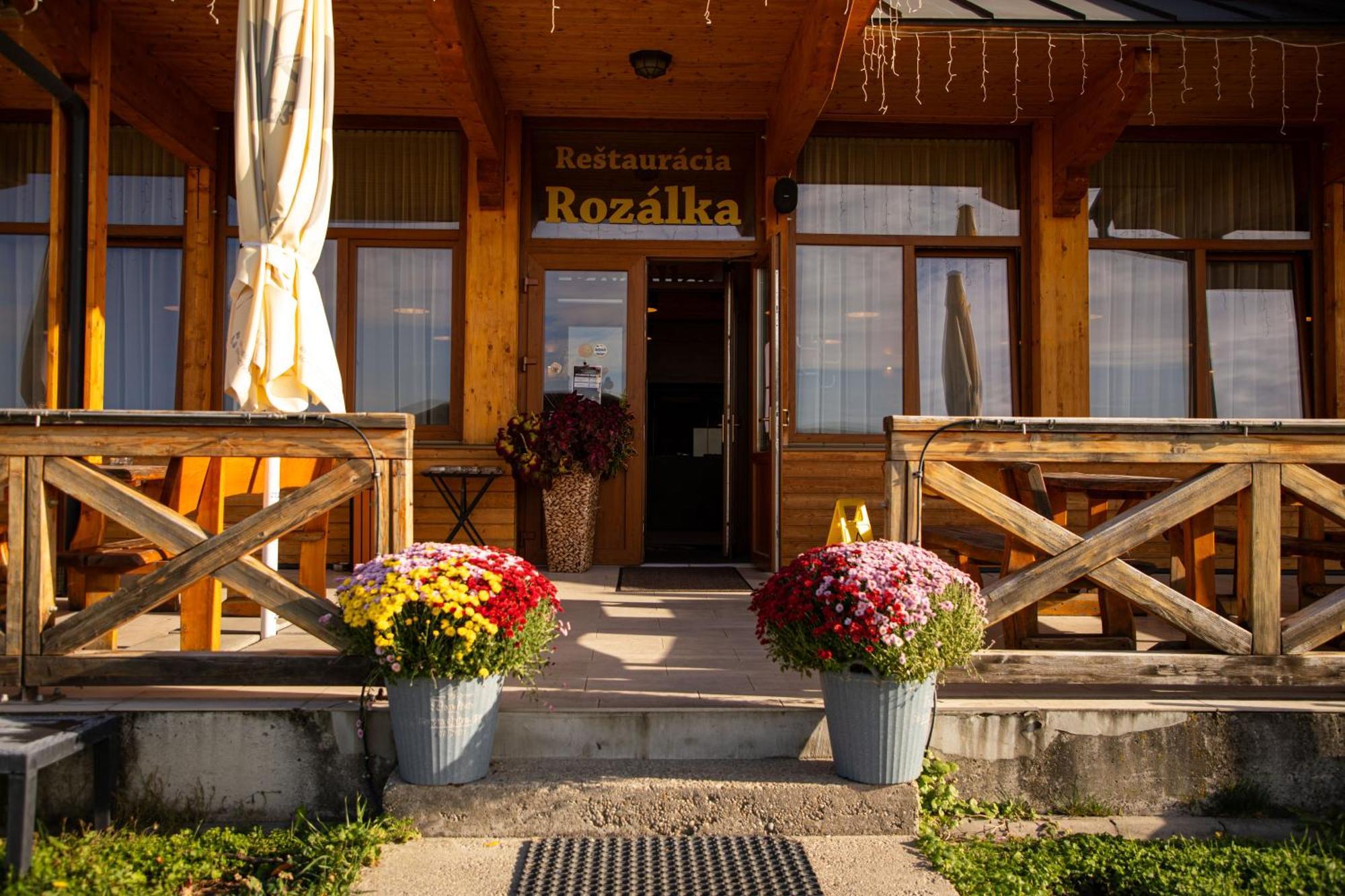 Hotel Rozalka เปซิโนค ภายนอก รูปภาพ