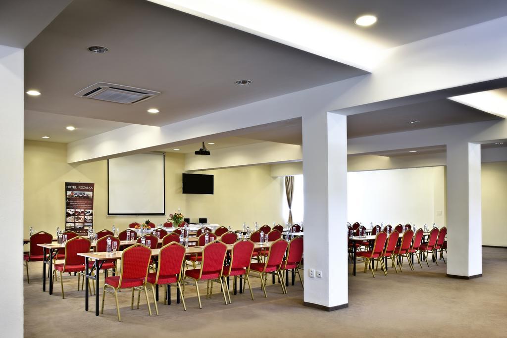 Hotel Rozalka เปซิโนค ภายนอก รูปภาพ
