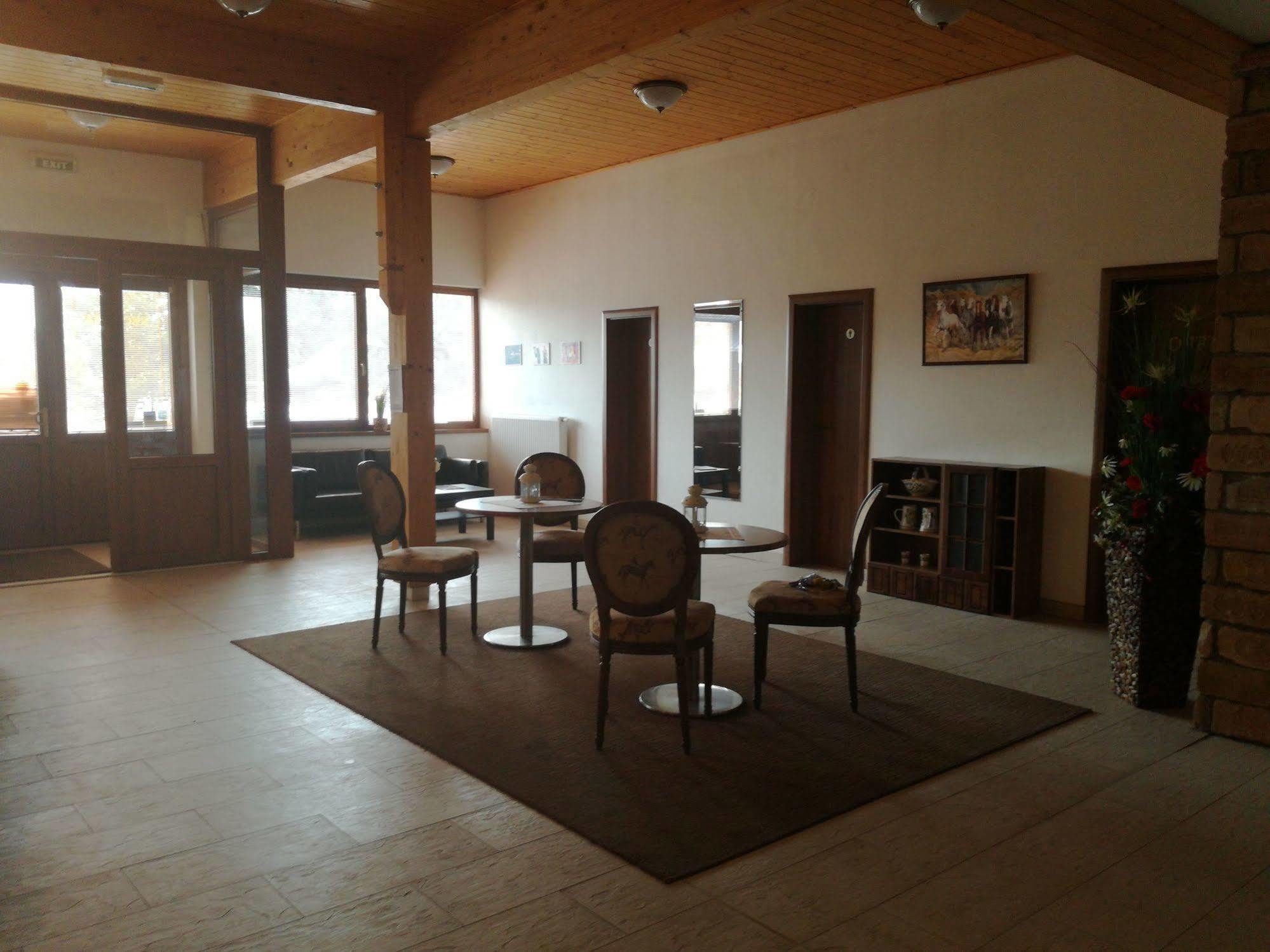 Hotel Rozalka เปซิโนค ภายนอก รูปภาพ